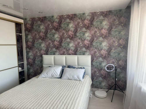 Продажа 2-комн квартиры Розы Люксембург, 323