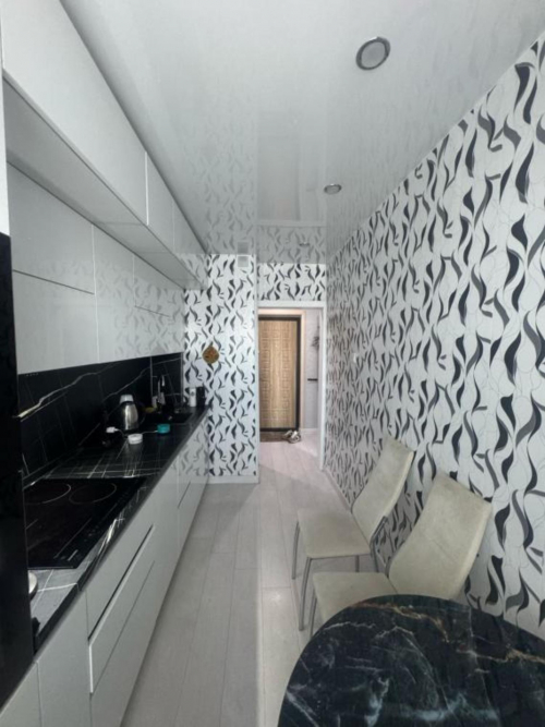 Продажа 2-комн квартиры Розы Люксембург, 323