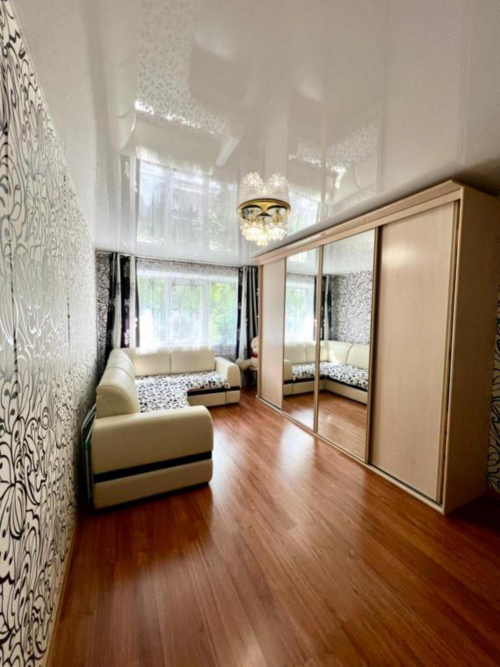 Продажа 2-комн квартиры Байкальская, 272
