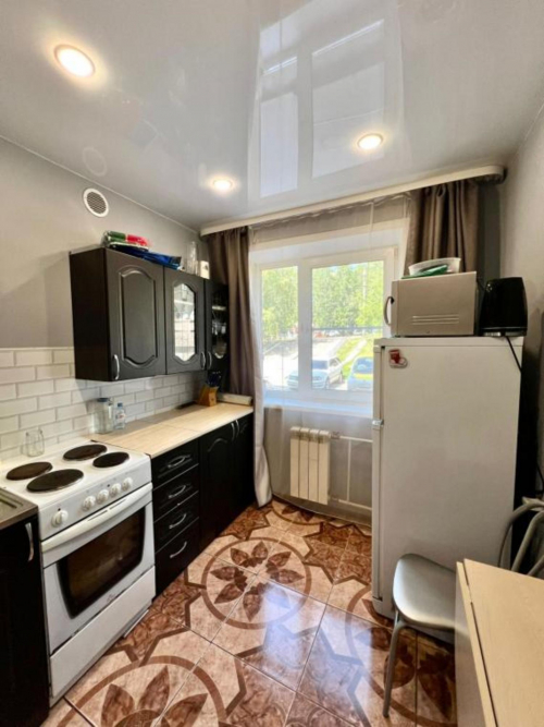 Продажа 2-комн квартиры Байкальская, 272