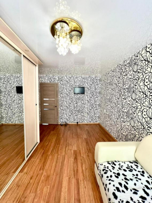 Продажа 2-комн квартиры Байкальская, 272