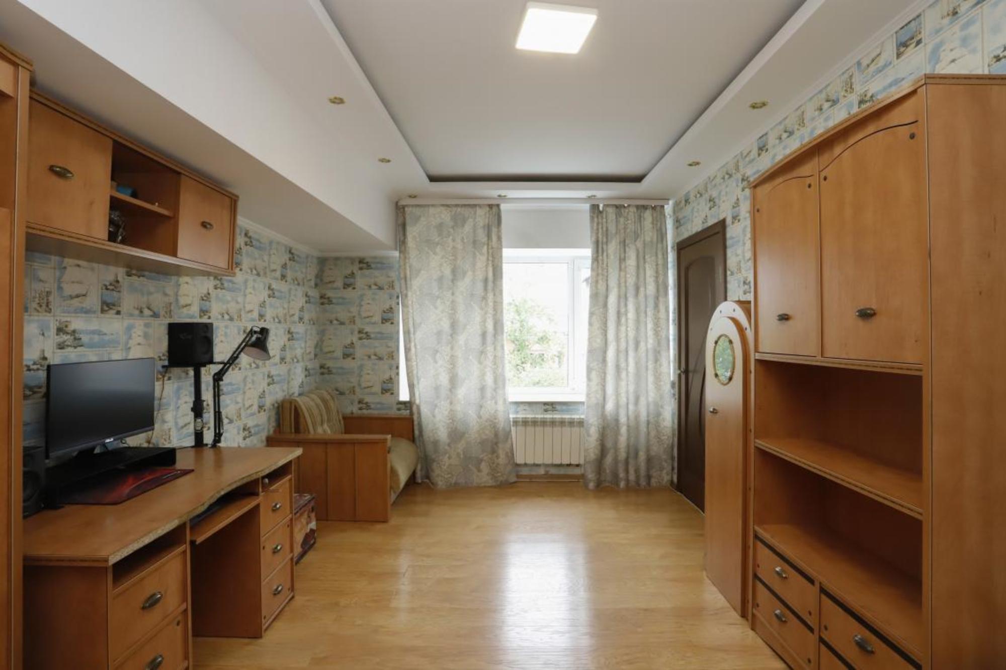 Купить квартиру за 18 450 000 рублей на МОПРА пер., 3