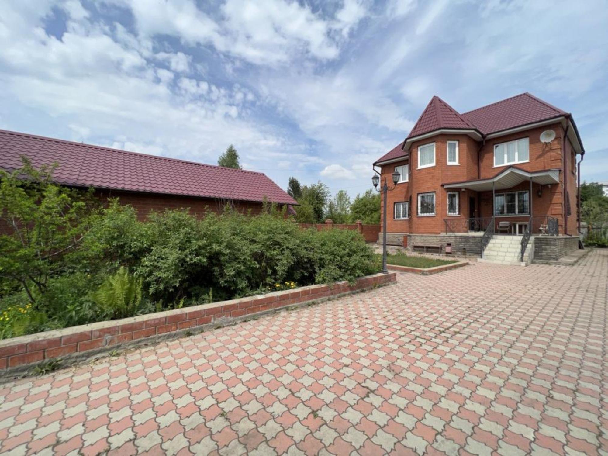 Купить дачу, дом, коттедж за 23 500 000 рублей на Каштаковский проезд, 33