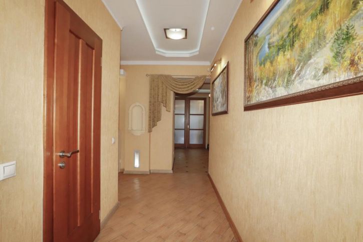 3-комн квартира Александра Невского, 2