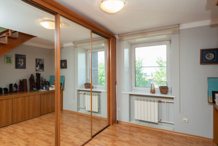 5-комн квартира Красных Мадьяр, 120