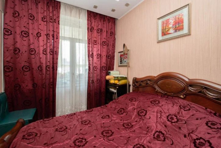 2-комн квартира 5 Армии, 71