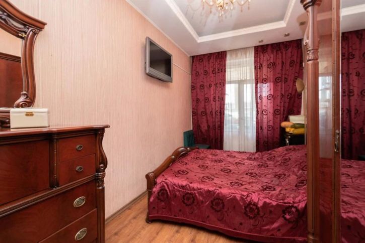 2-комн квартира 5 Армии, 71