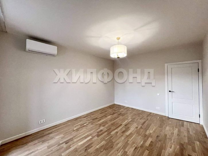 2-комн квартира Декабрьских Событий улица, д.21