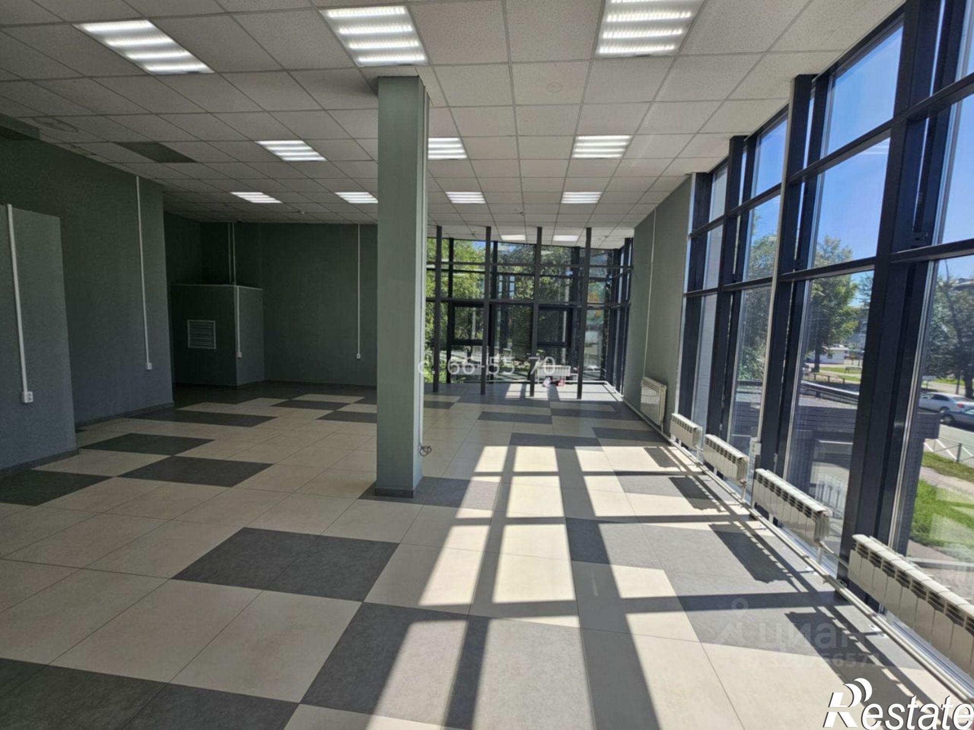 Сдать офис, помещение под офис за 120 001 рублей на улица Розы Люксембург, 174А