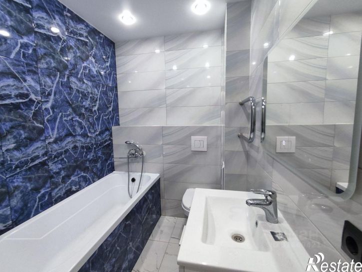 2-комн квартира улица Розы Люксембург, 118/4,  д. 118/4