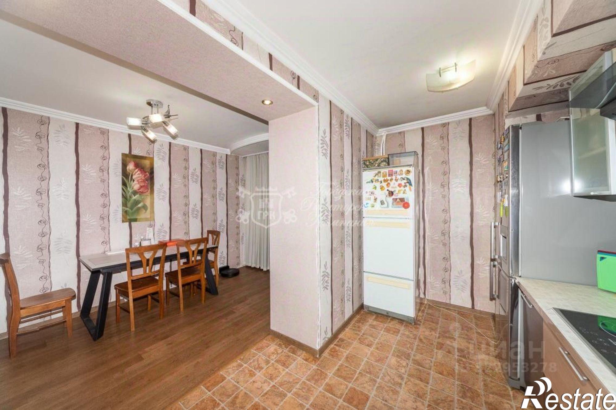 Купить офис, помещение под офис за 9 300 030 рублей на ул Помяловского, 22