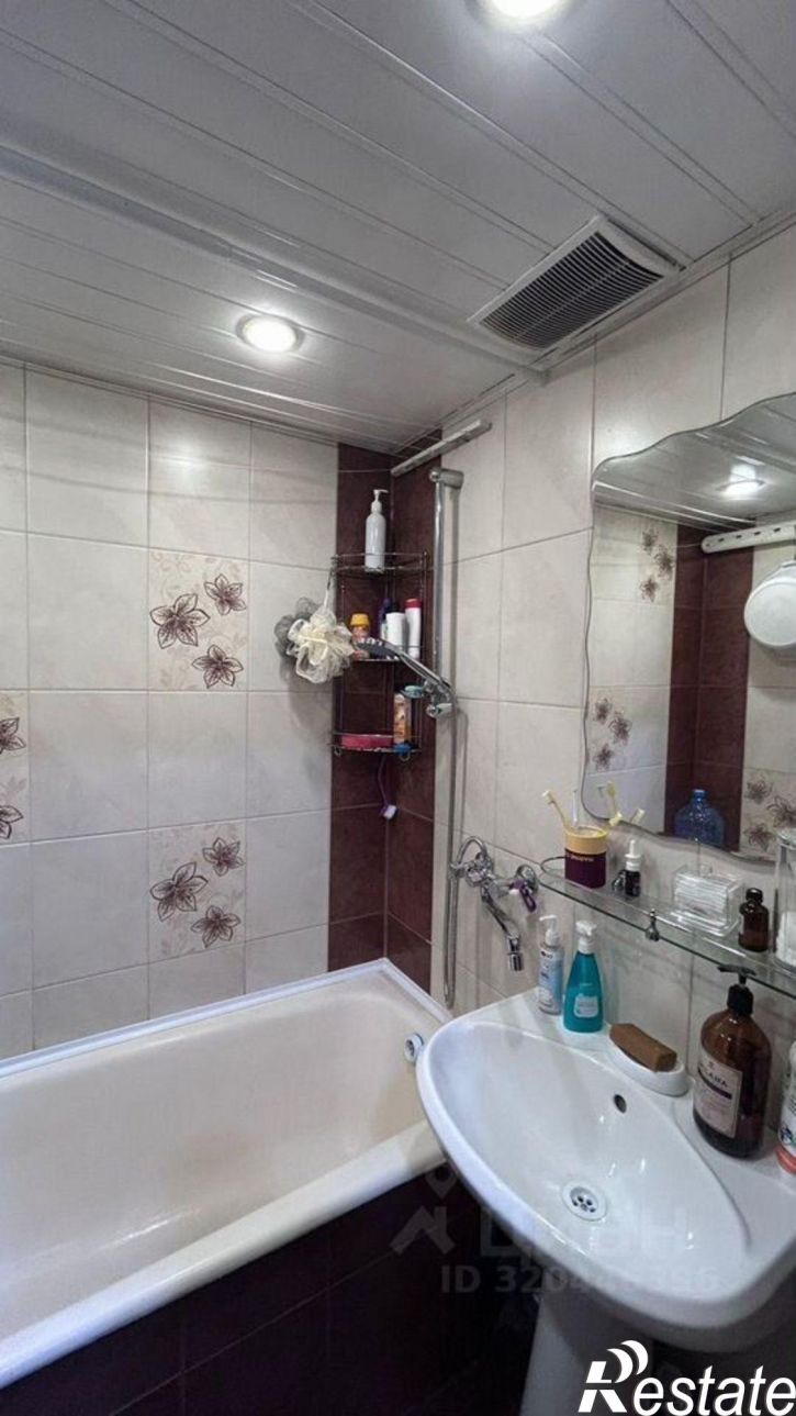 2-комн квартира улица Розы Люксембург, 325А,  д. 325А