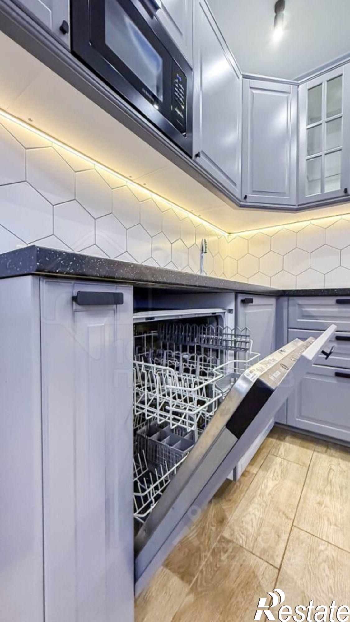 Сдать квартиру за 80 000 рублей на Красноказачья улица, 76/2