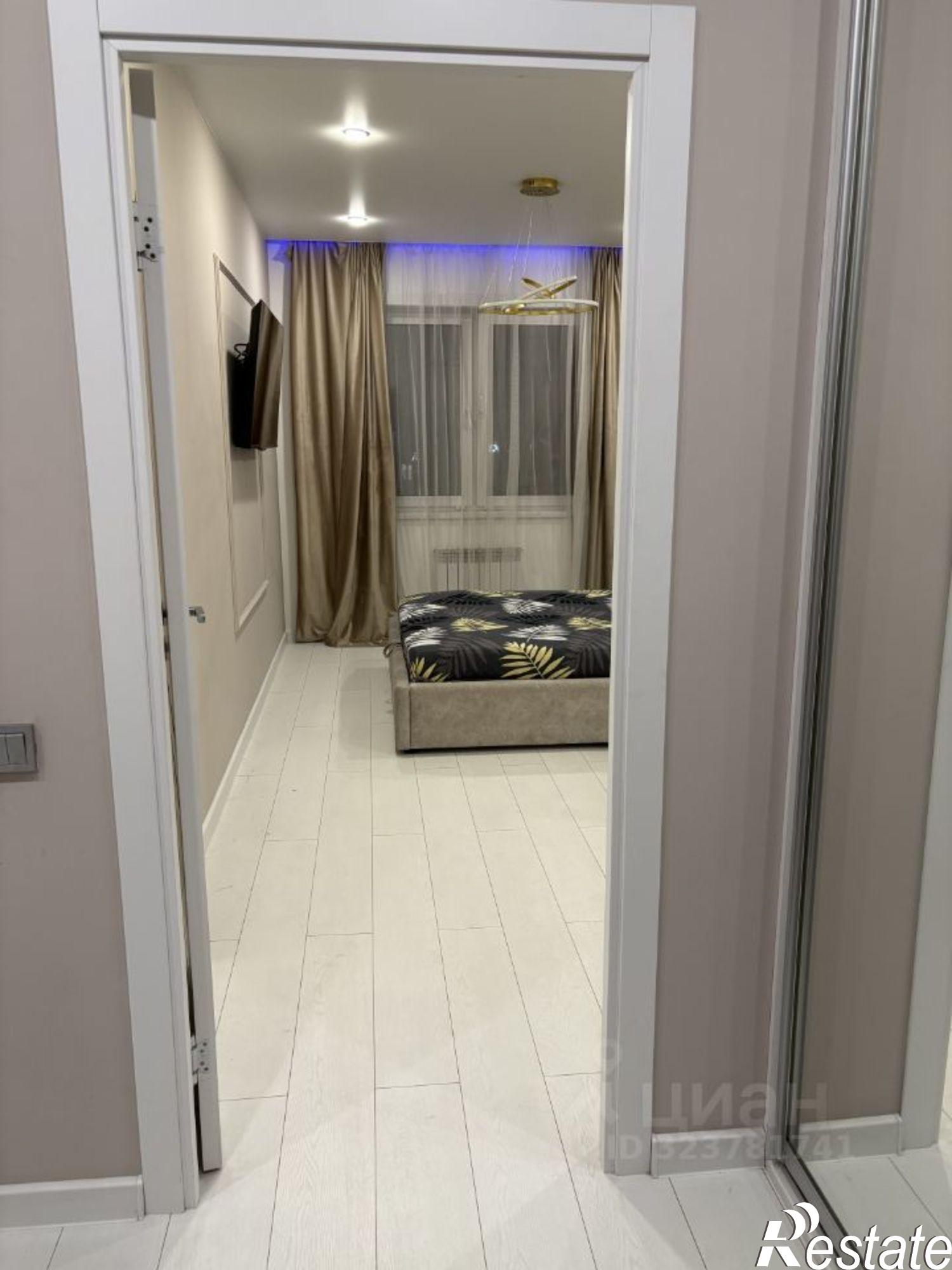 Сдать квартиру за 40 000 рублей на пер Академика Алексея Окладникова, 23