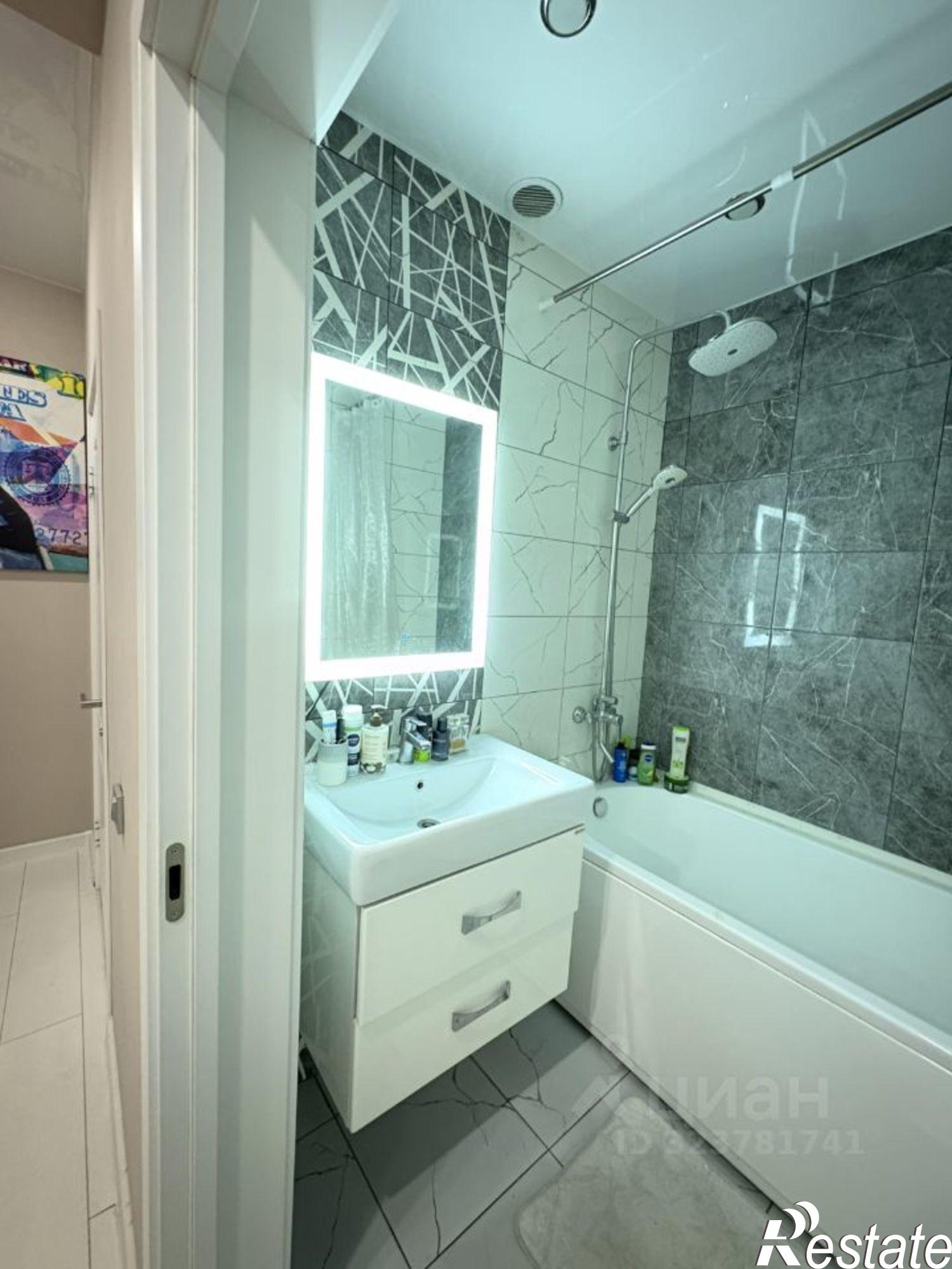 Сдать квартиру за 40 000 рублей на пер Академика Алексея Окладникова, 23