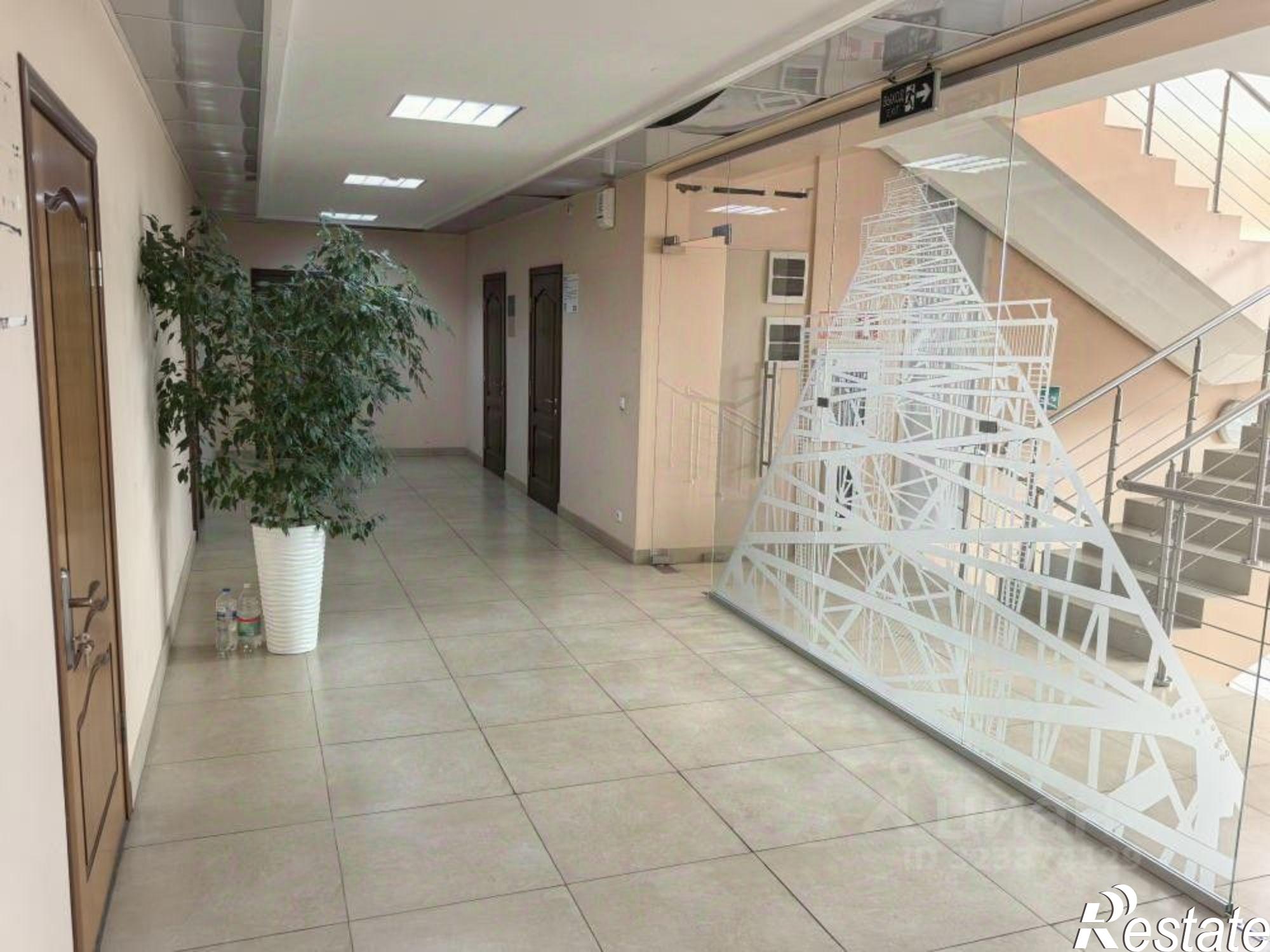 Сдать офис, помещение под офис за 20 000 рублей на улица Ширямова, 38