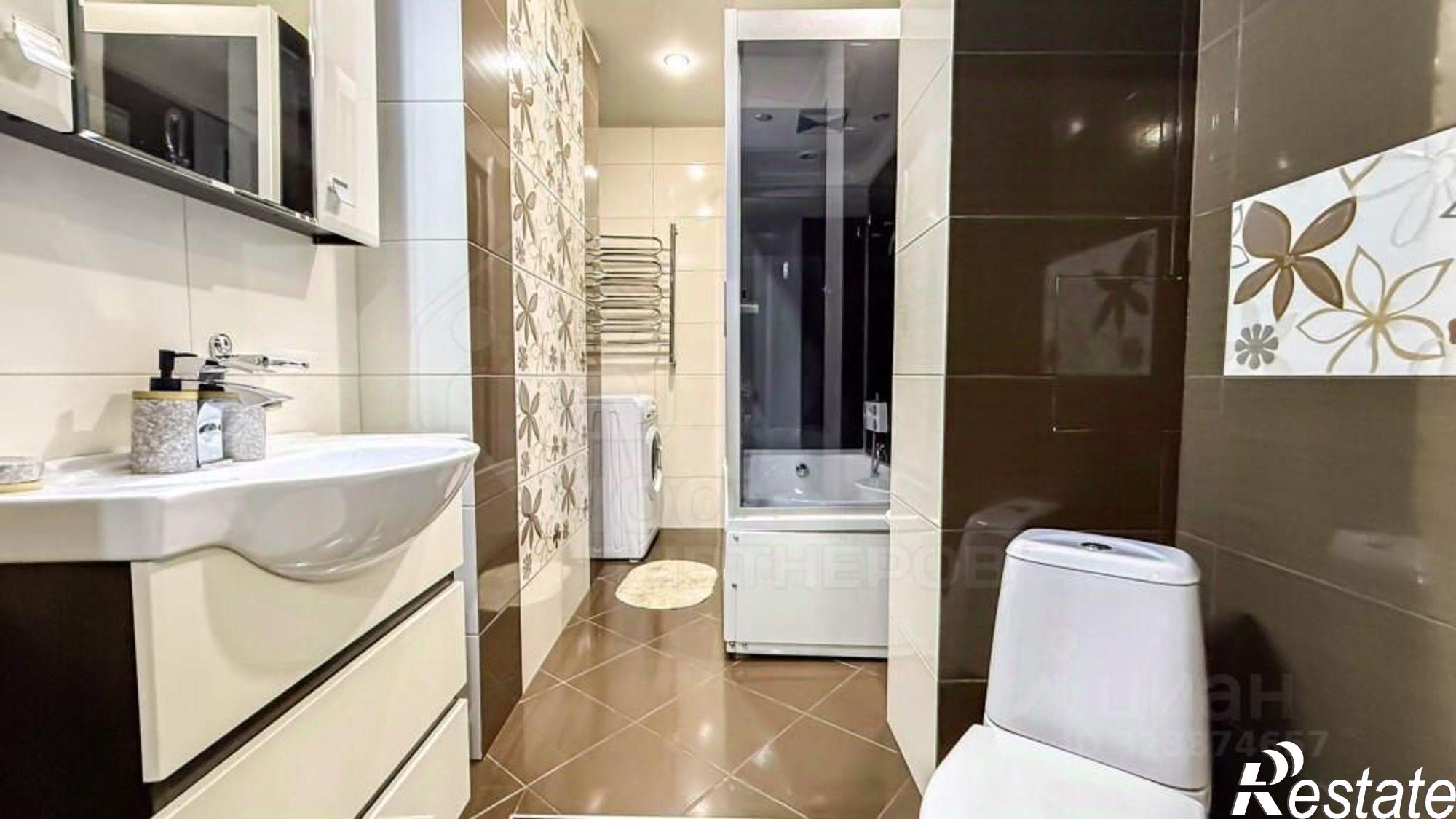 Сдать квартиру за 42 000 рублей на ул Поленова, 33/1