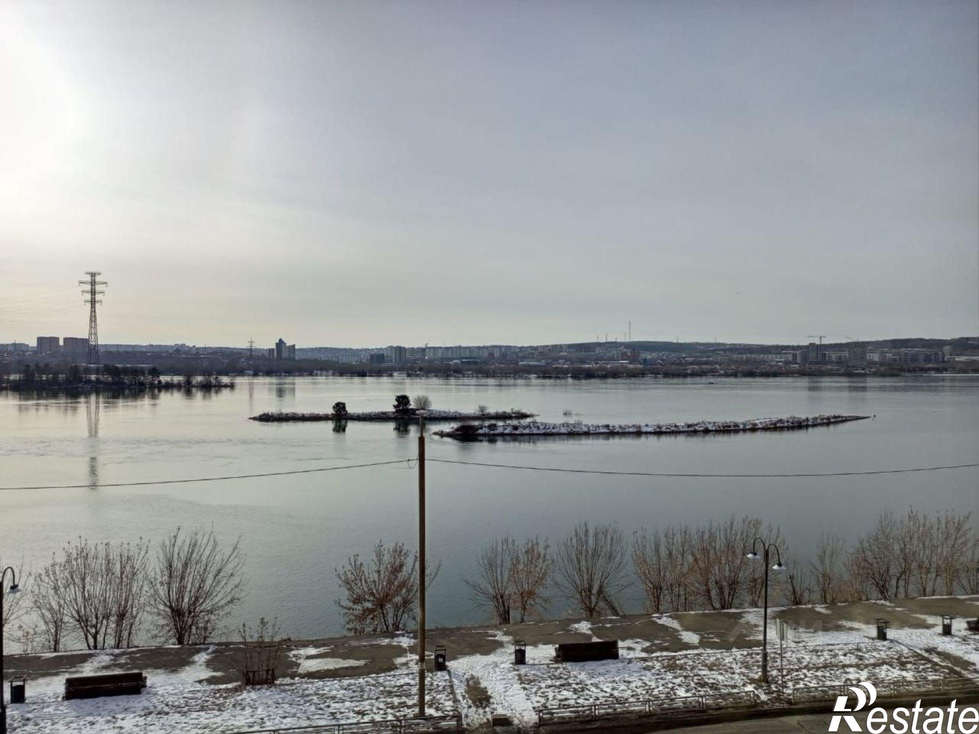 Сдать квартиру за 55 000 рублей на Верхняя Набережная улица, 145/3