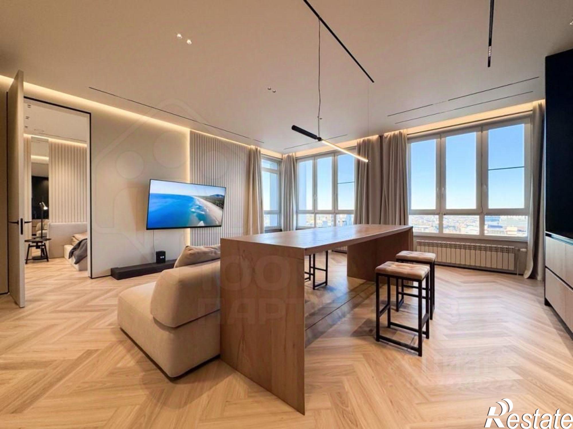 Купить квартиру за 28 500 000 рублей на ул Байкальская, 87