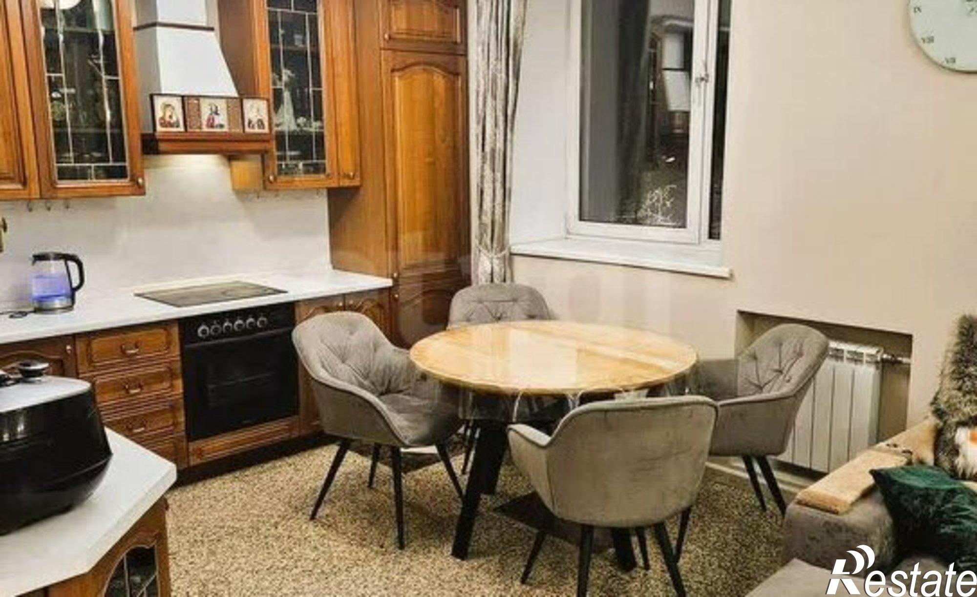 Купить квартиру за 18 500 000 рублей на ул Российская, 8