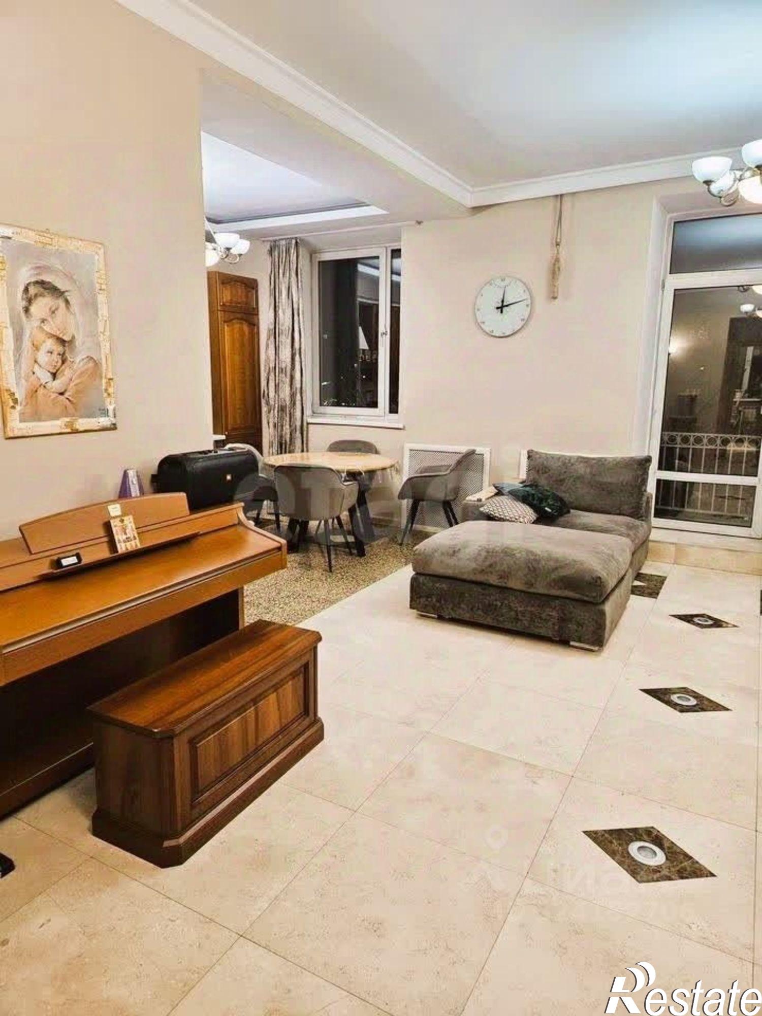 Купить квартиру за 18 500 000 рублей на ул Российская, 8