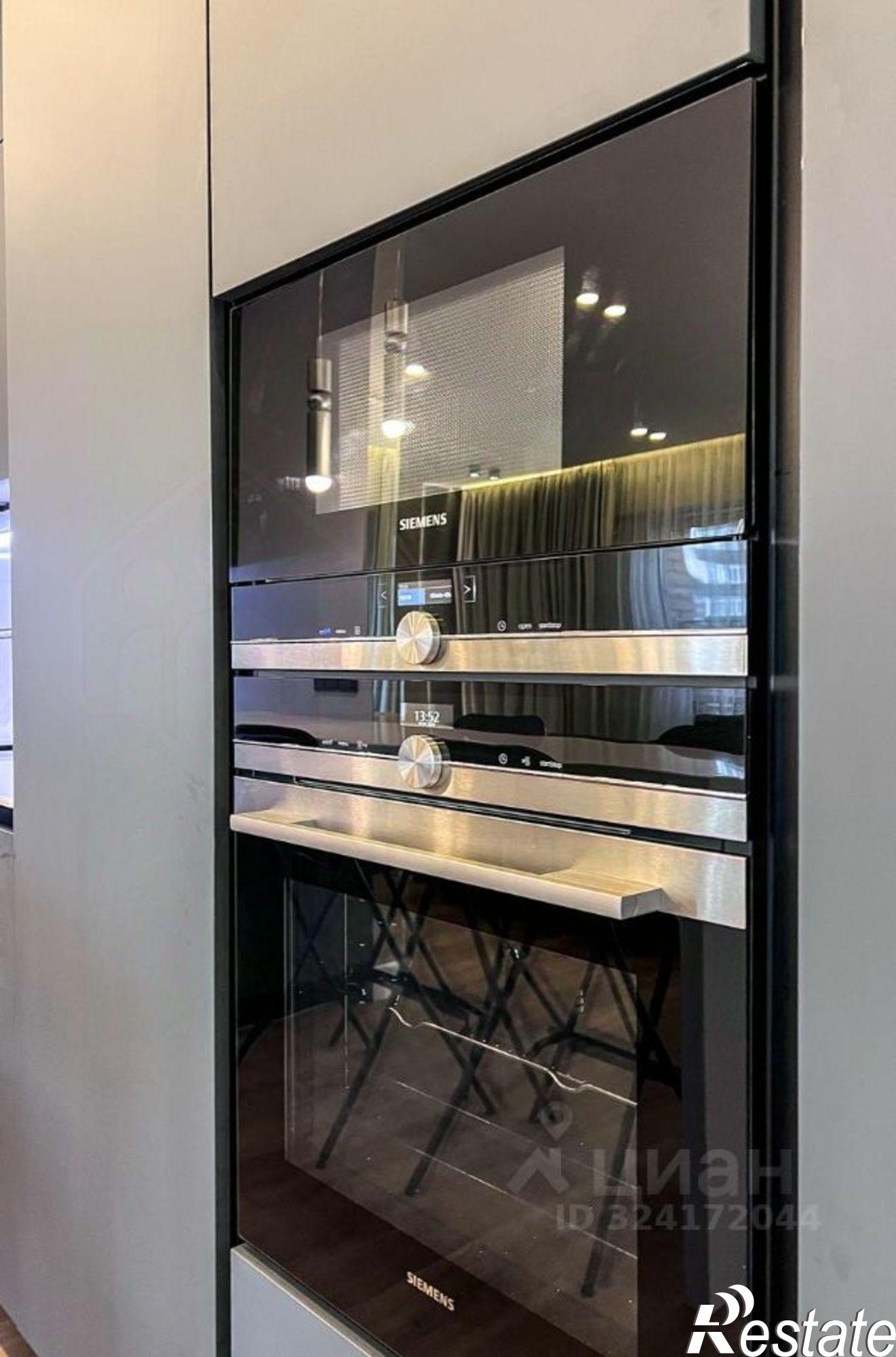 Сдать квартиру за 180 000 рублей на ул Сурикова, 10