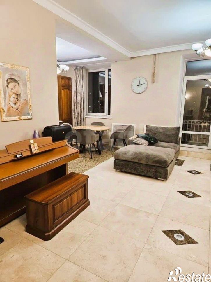 3-комн квартира ул Российская, 8,  д. 8