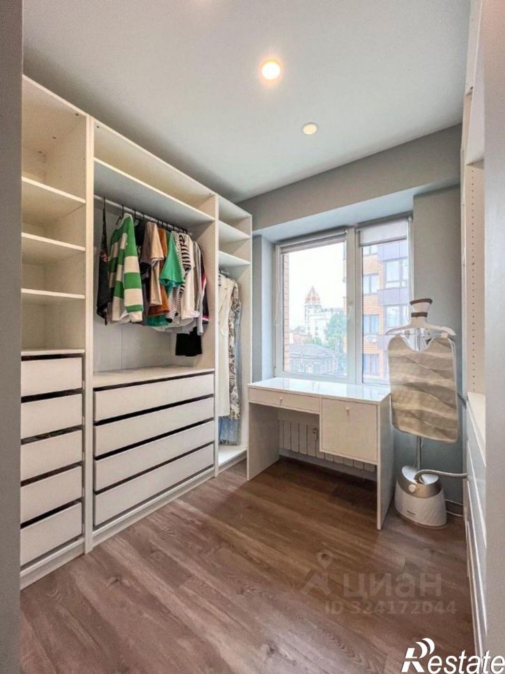 6-комн квартира ул Сурикова, 10,  д. 10