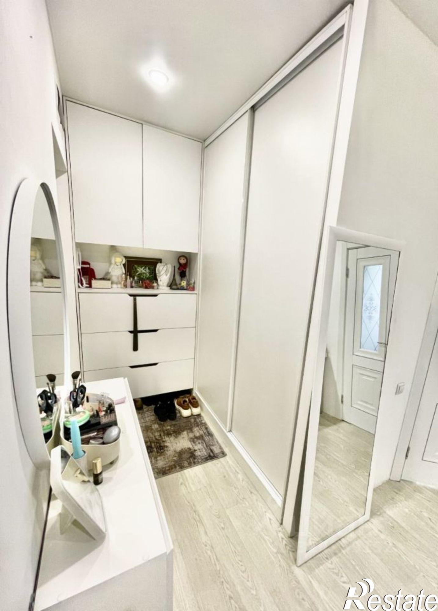 Купить квартиру за 6 350 000 рублей на ул Култукская, 99/20