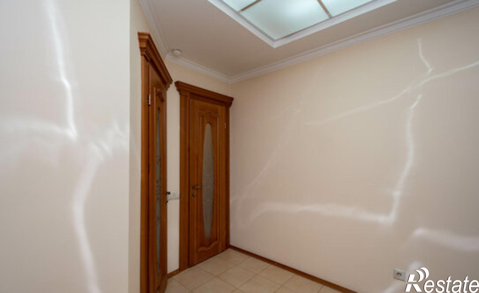 Купить квартиру за 12 000 000 рублей на ул Декабрьских Событий, 100