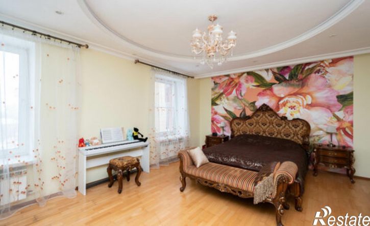 4-комн квартира ул Декабрьских Событий, 100,  д. 100