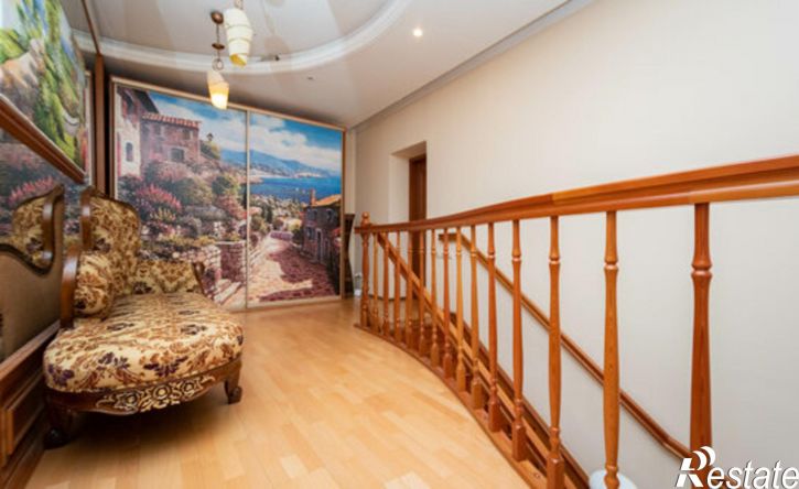 4-комн квартира ул Декабрьских Событий, 100,  д. 100