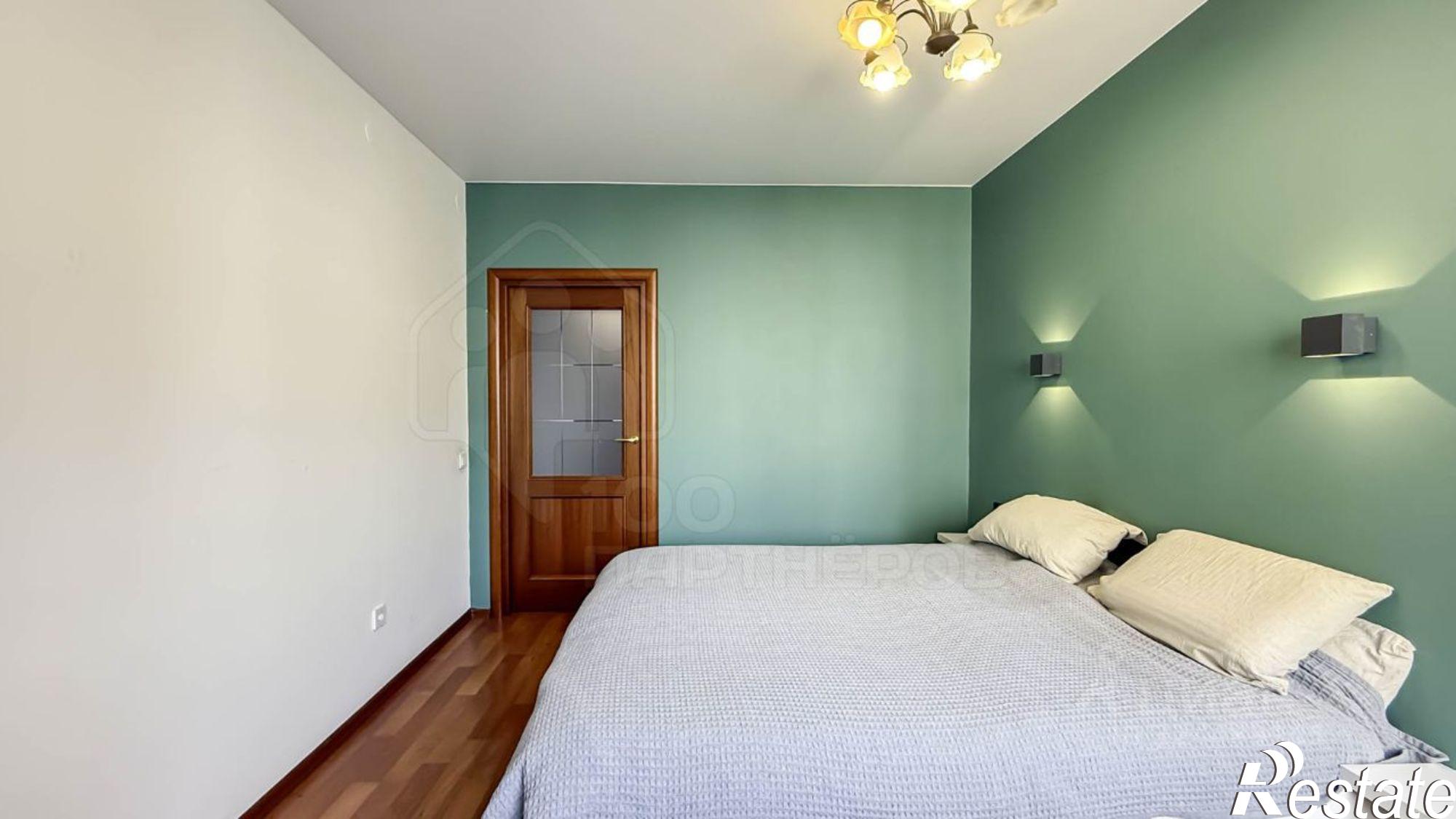 Купить квартиру за 10 000 000 рублей на Депутатская улица, 87/3