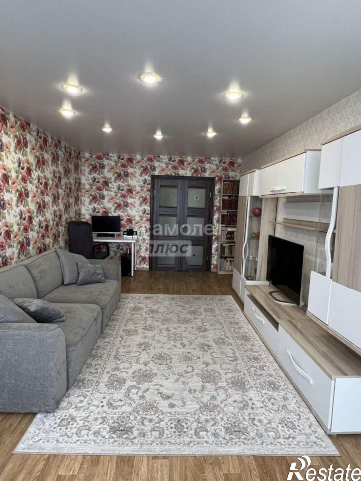 3-комн квартира улица Шмидта, 40,  д. 40