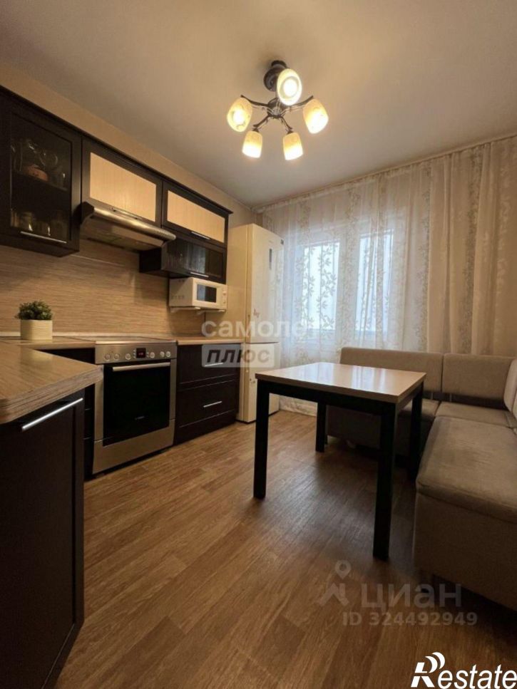 3-комн квартира улица Шмидта, 40,  д. 40