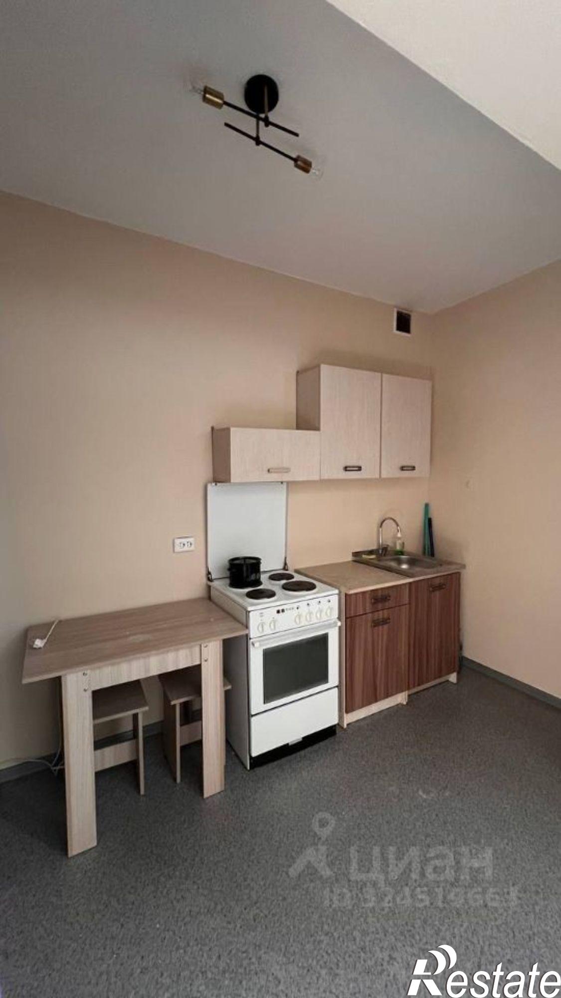 Сдать квартиру за 28 000 рублей на микрорайон Радужный, 111