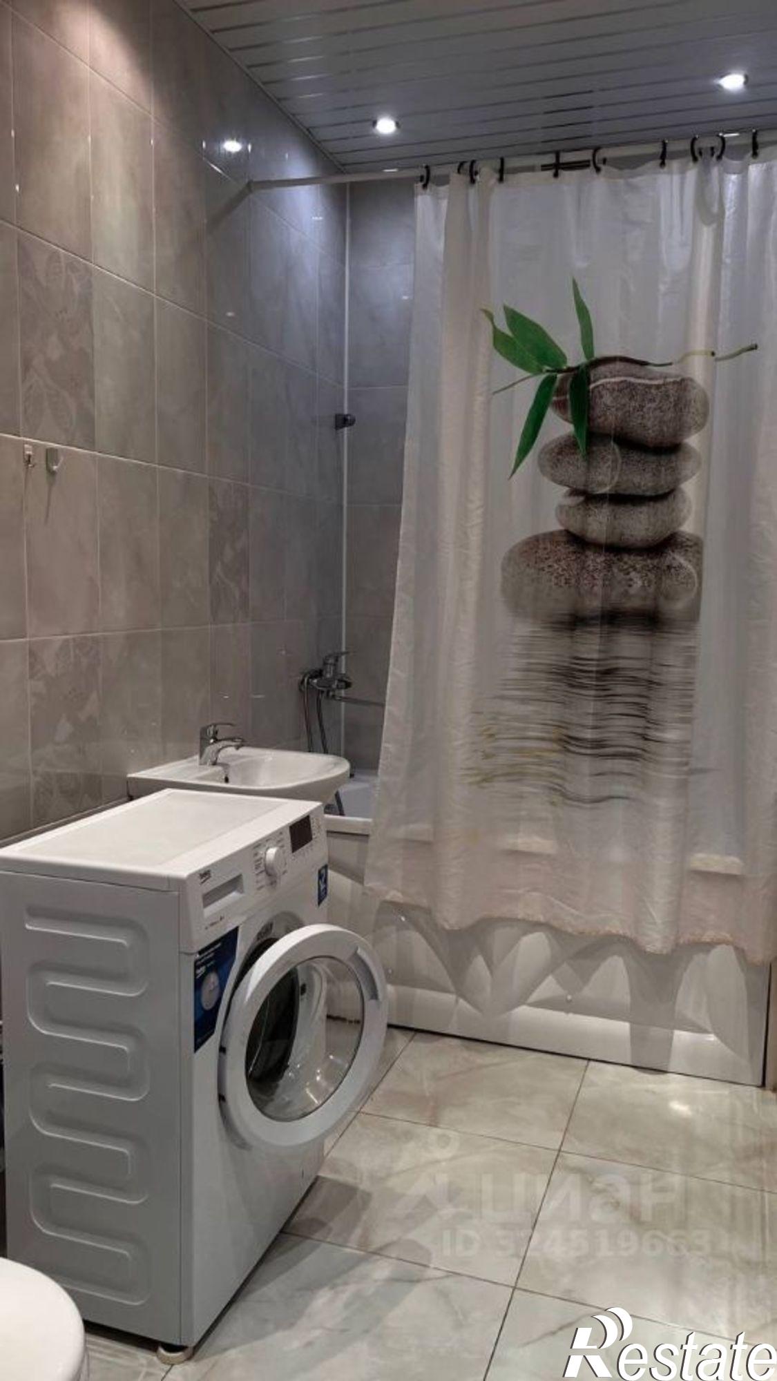 Сдать квартиру за 28 000 рублей на микрорайон Радужный, 111