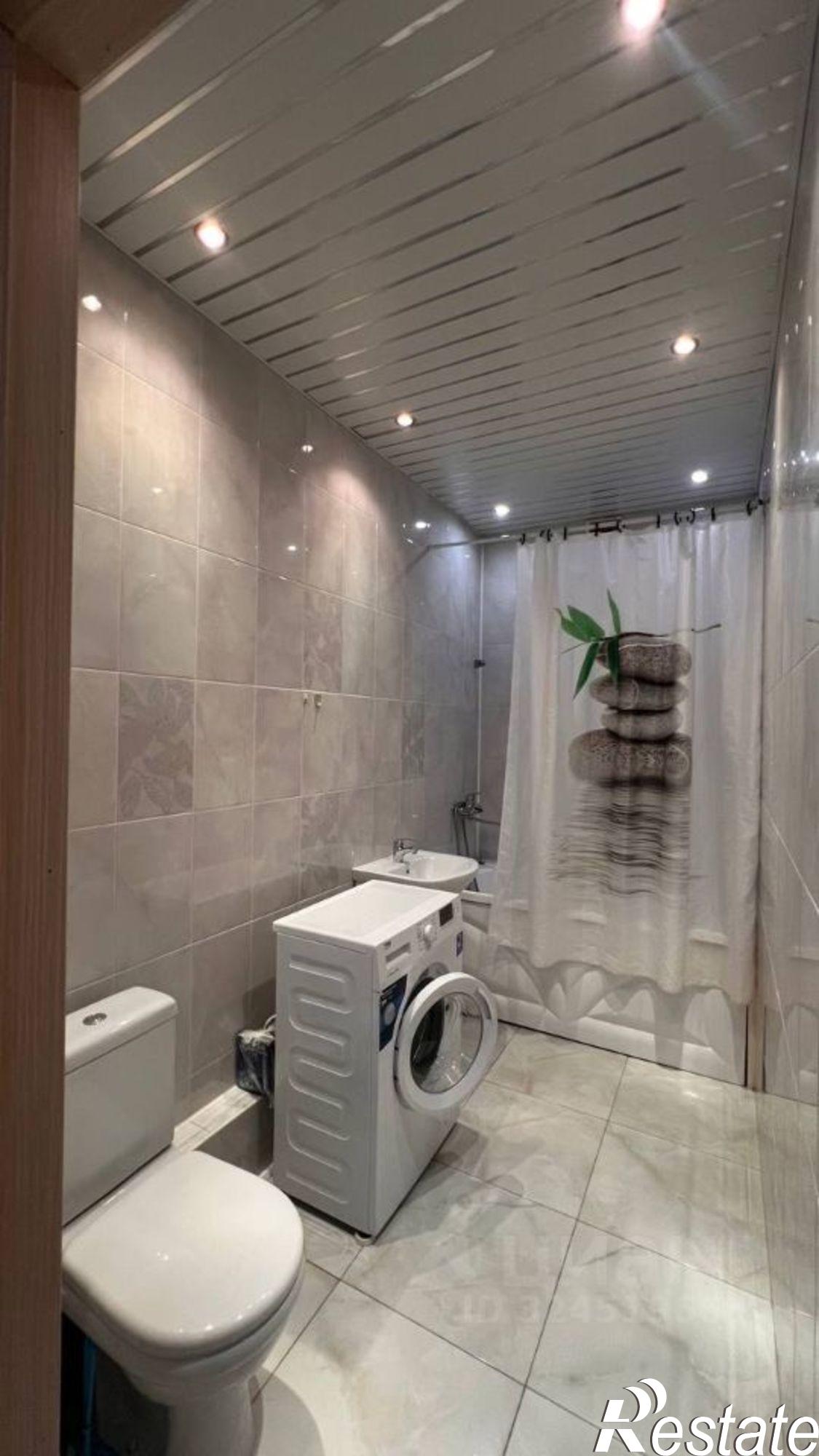 Сдать квартиру за 28 000 рублей на микрорайон Радужный, 111