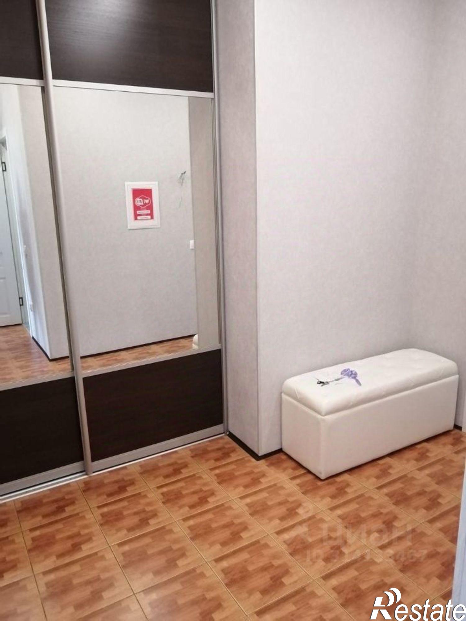 Сдать квартиру за 28 000 рублей на микрорайон Радужный, 121