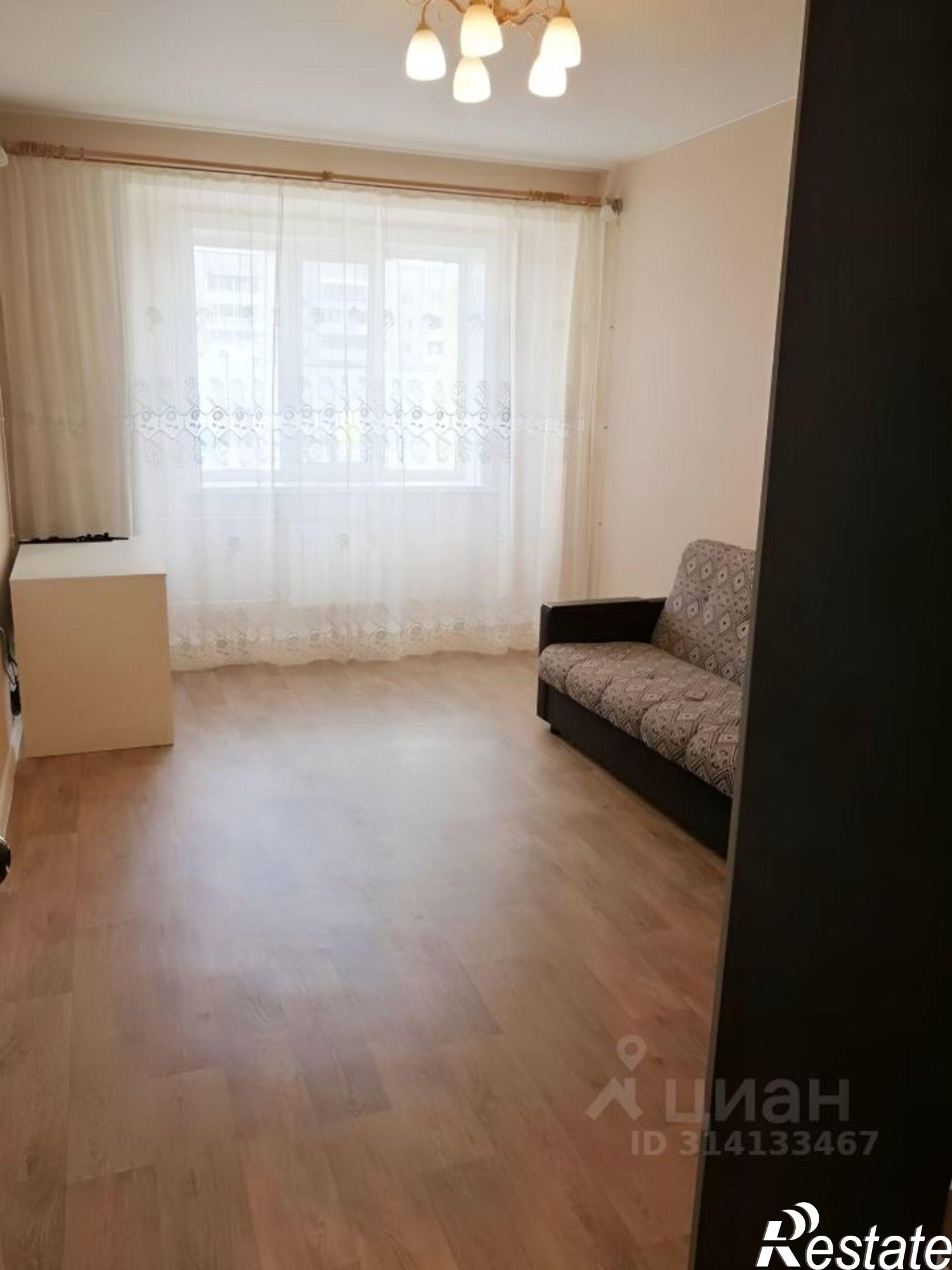 Сдать квартиру за 28 000 рублей на микрорайон Радужный, 121