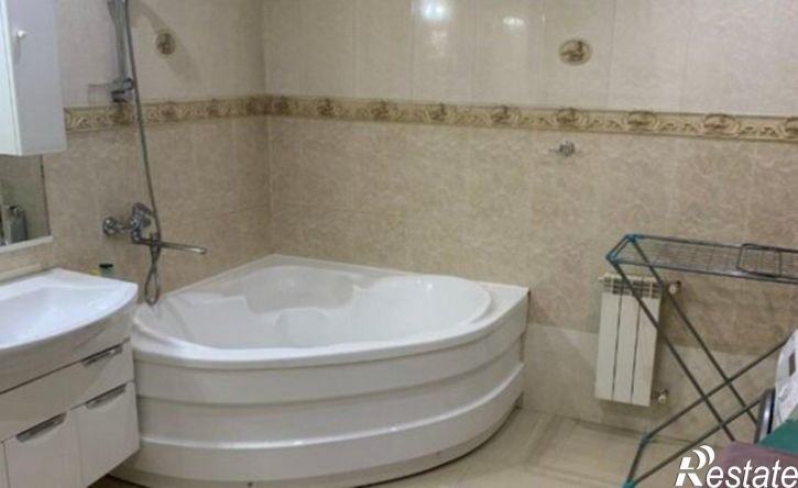 4-комн квартира улица Трилиссера, 89,  д. 89