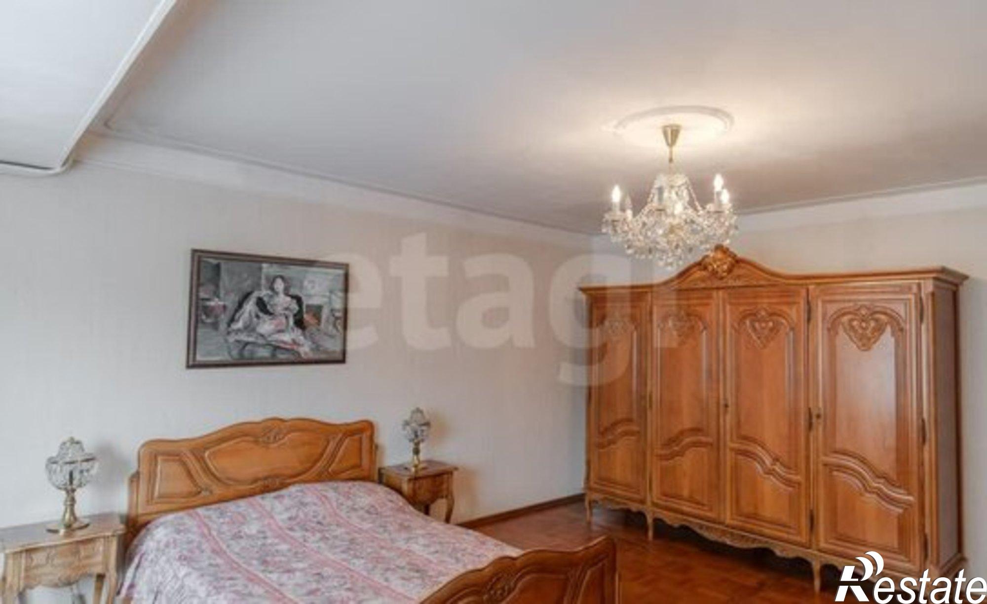 Купить квартиру за 18 500 000 рублей на микрорайон Радужный, 18