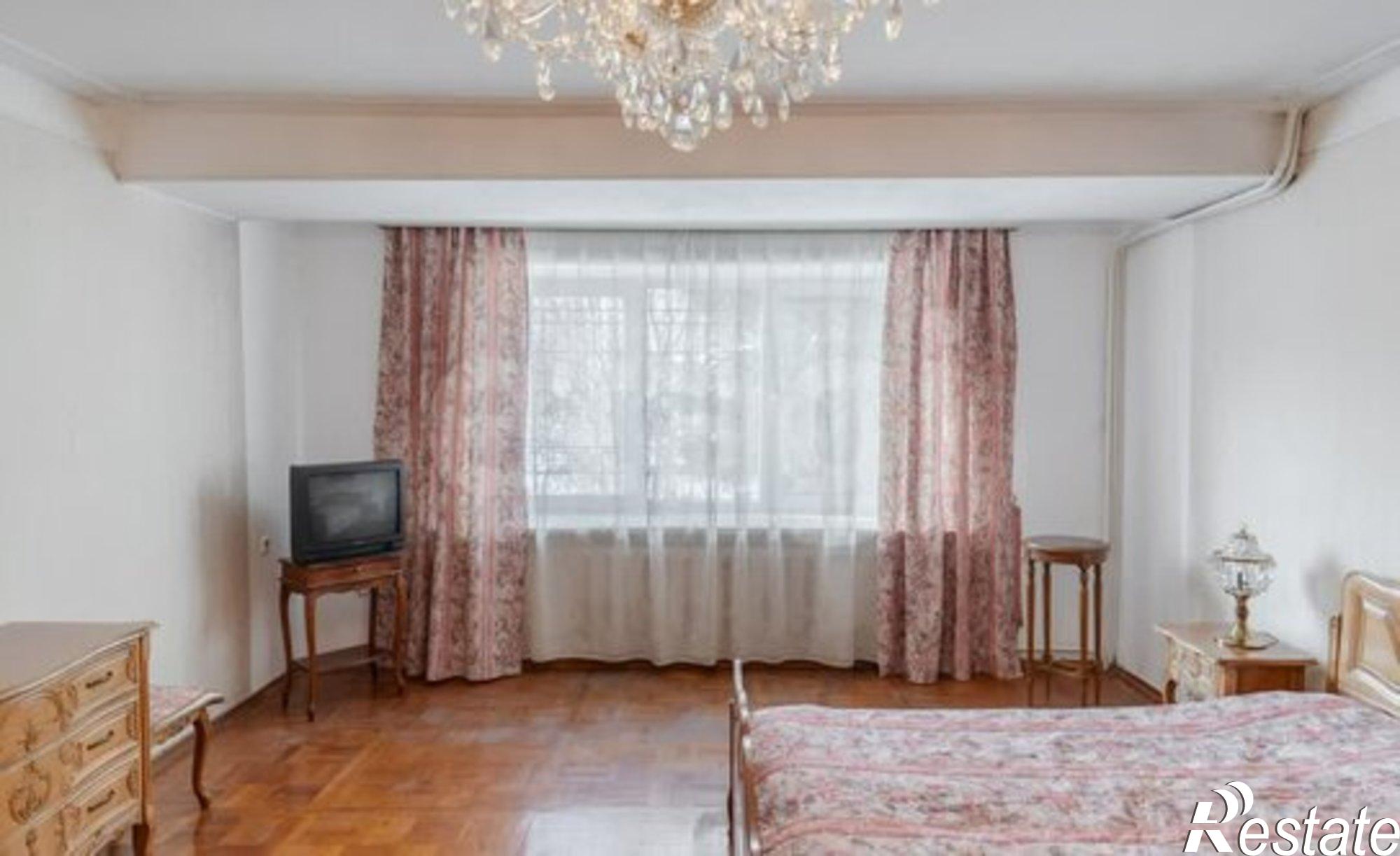 Купить квартиру за 18 500 000 рублей на микрорайон Радужный, 18