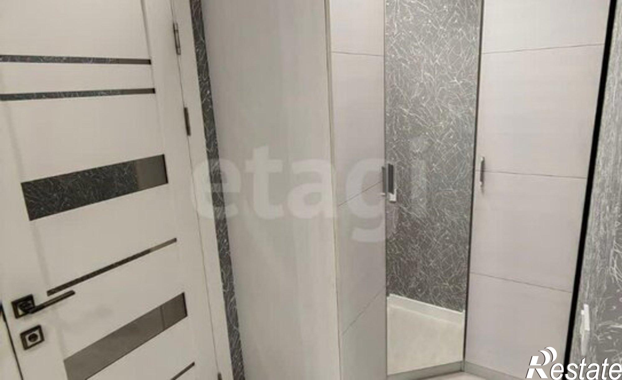 Купить квартиру за 6 070 000 рублей на ул Розы Люксембург, 118/5