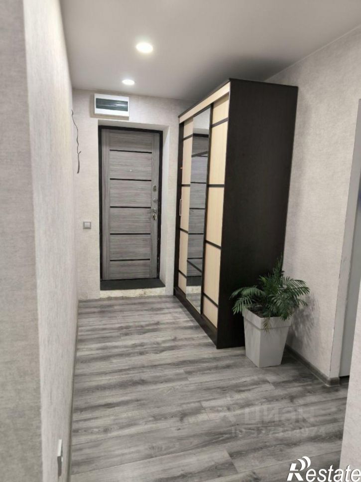 3-комн квартира ул Иосифа Уткина, 30,  д. 30