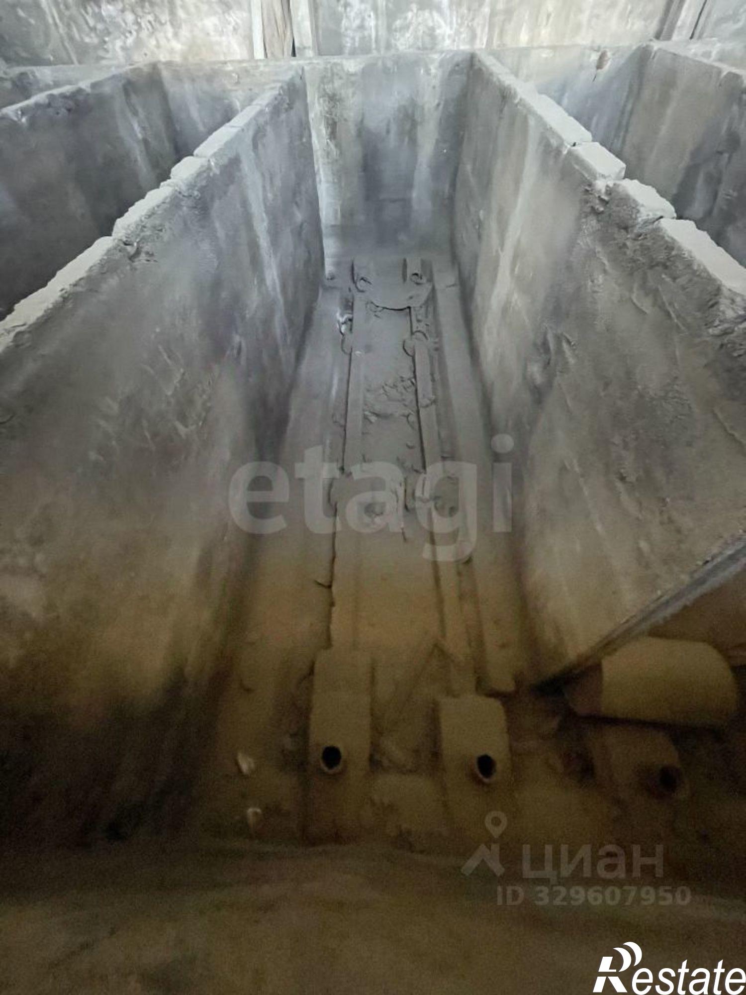 Купить складское помещение за 32 453 200 рублей на Гравийная улица, 121