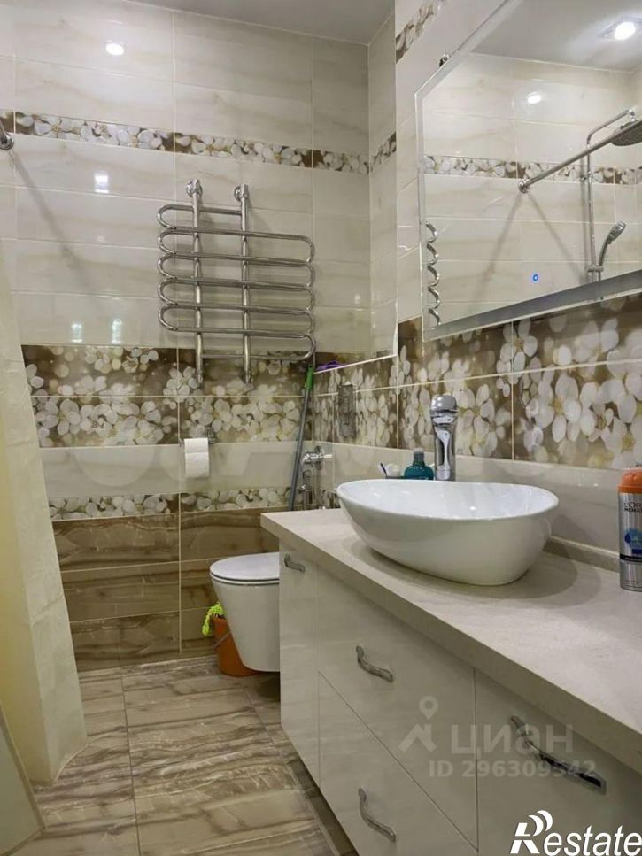 2-комн квартира улица Зверева, 1,  д. 1