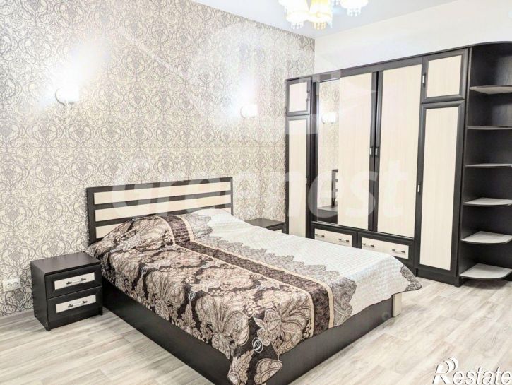3-комн квартира улица Седова, 65А/4,  д. 65А/4