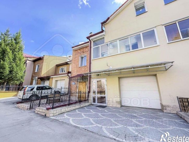 4-комн квартира улица Безбокова, 32/2,  д. 32/2
