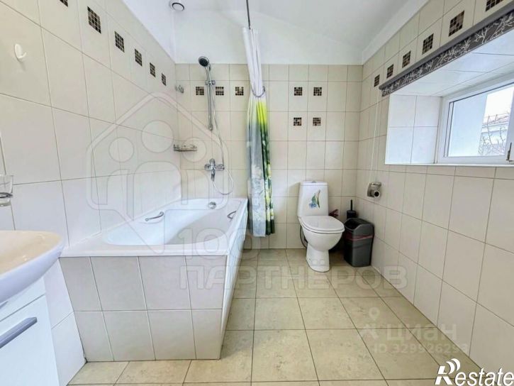 4-комн квартира улица Безбокова, 32/2,  д. 32/2